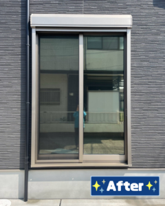 遮熱フィルム施工後の窓ガラス Window after Heat-shielding film installation.
