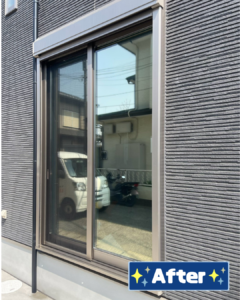 遮熱フィルム施工後の窓ガラス Window after Heat-shielding film installation.
